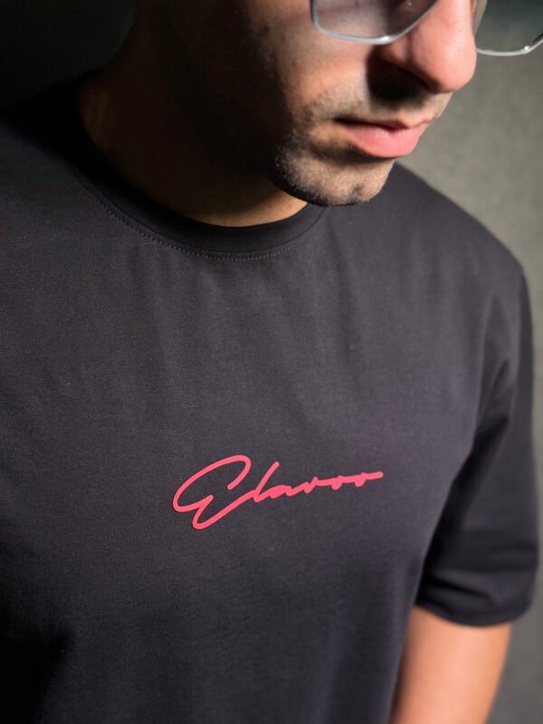 The Elaroo Oversized Black Tee - Image 4