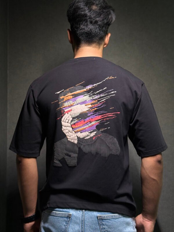 The Elaroo Oversized Black Tee - Image 3