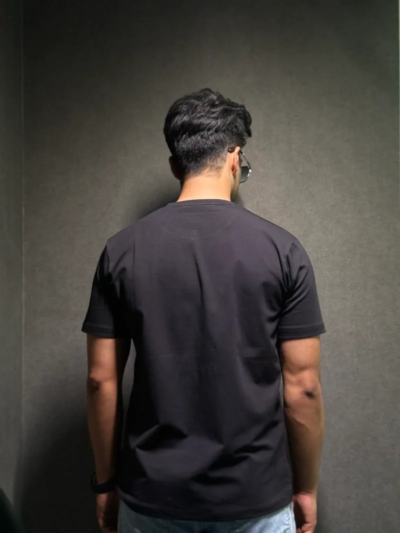 The Elaroo Classic Black Tee - Image 5