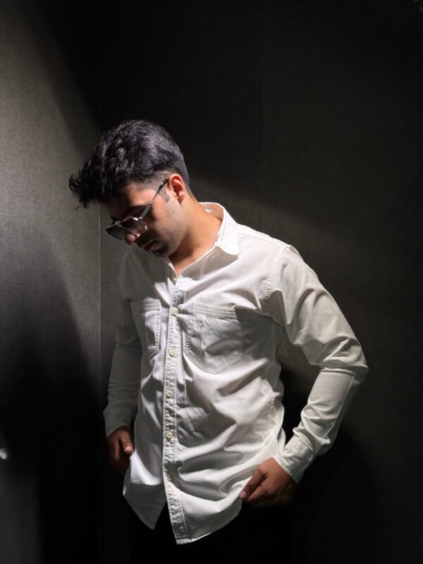 Elaroo Classic White Dual Pocket Shirt - Image 2