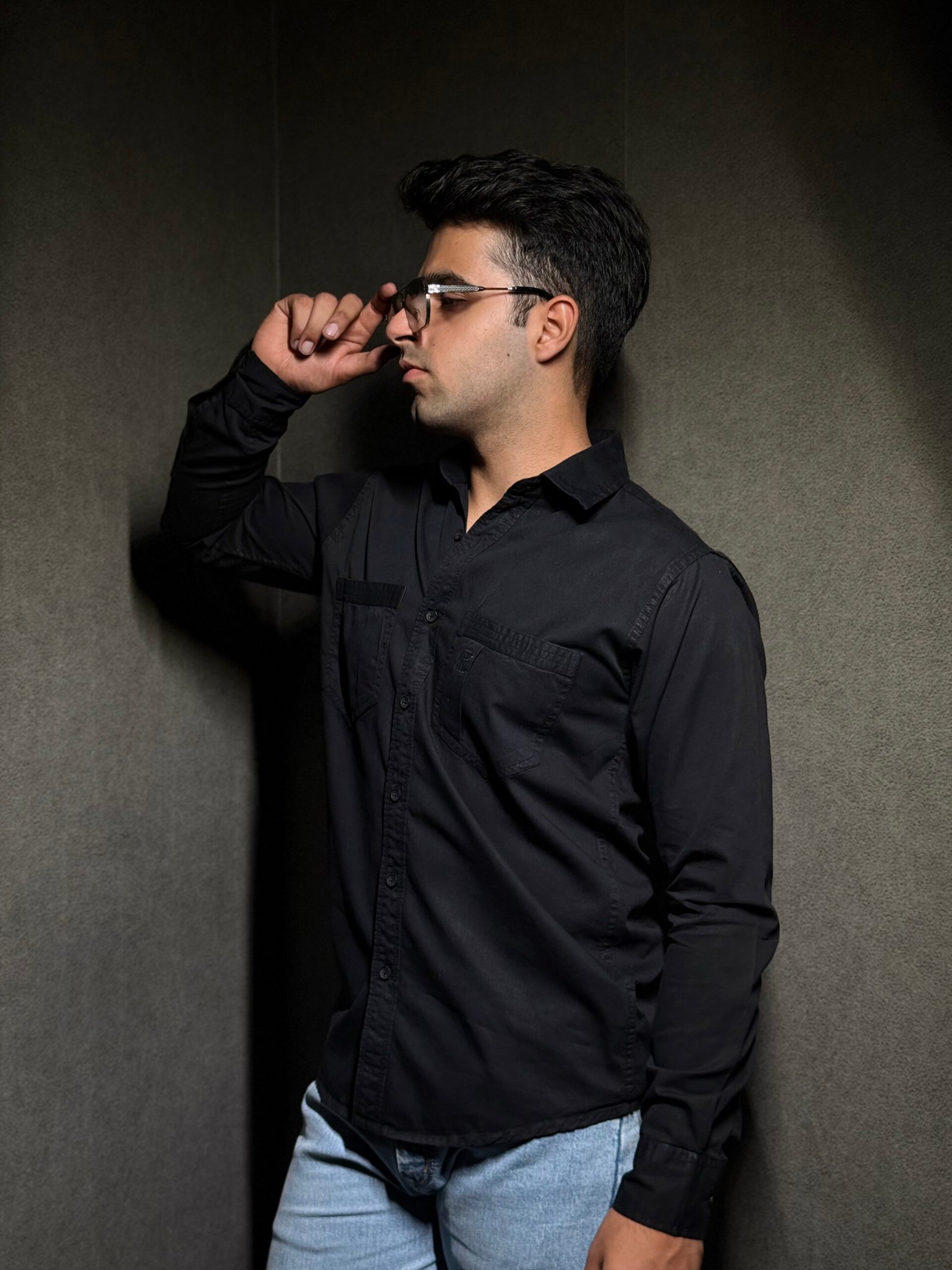 Elaroo Essential Black Shirt